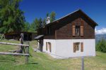 La cabane de Bouzerou qu'il est possible de louer, sinon fermée