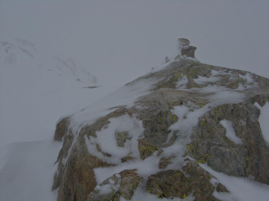 Randonnée Au Grimselpass Sous La Neige – Transpiree