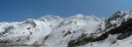 Vue panoramique depuis Maringo (1978m) vers le Petit Vélan et l'entrée du tunnel à Bourg-Saint-Bernard.