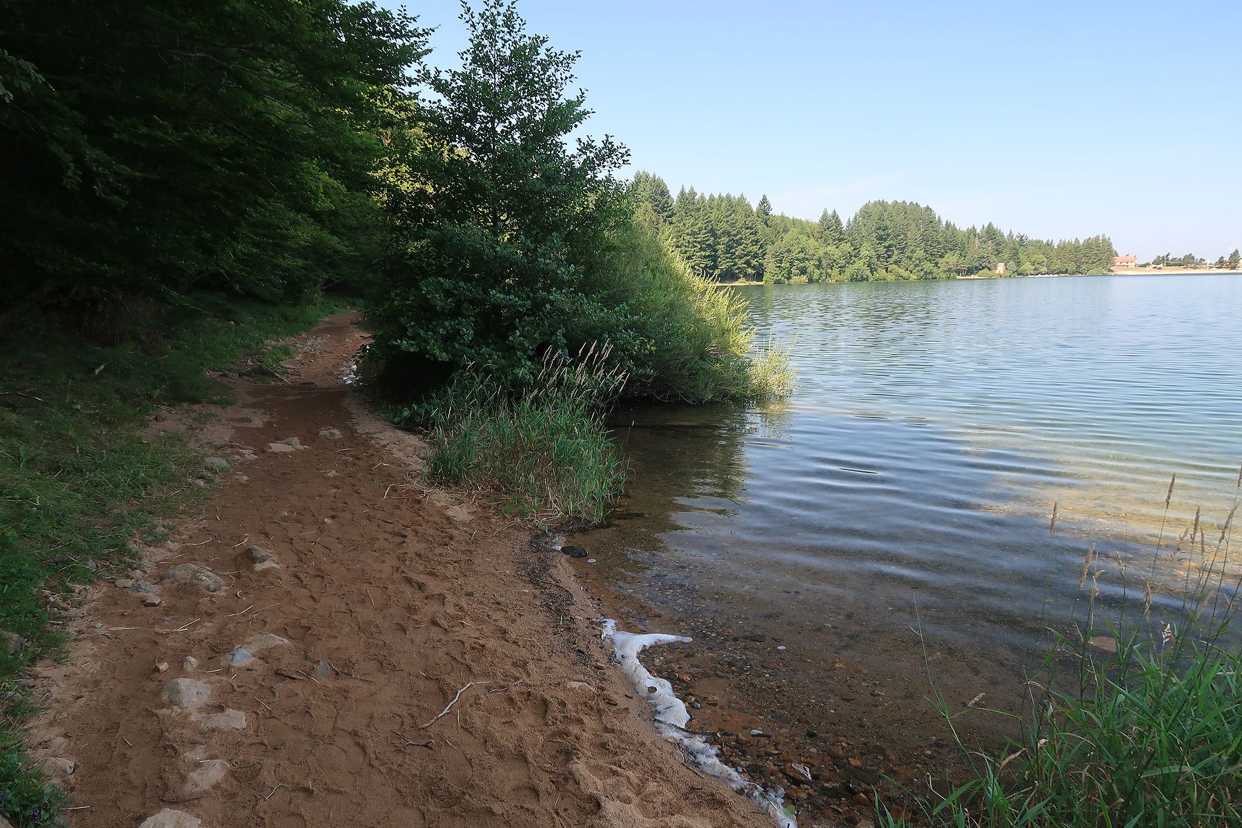 Randonnée autour du lac d’Issarlès